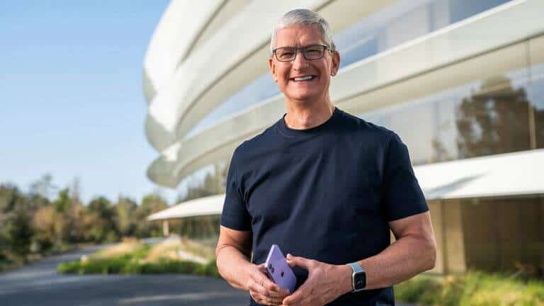 Apple CEO tells employees to return to offices from April 11th